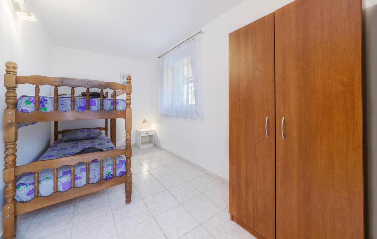 Cozy Apartment In Pula With Kitchen Екстериор снимка